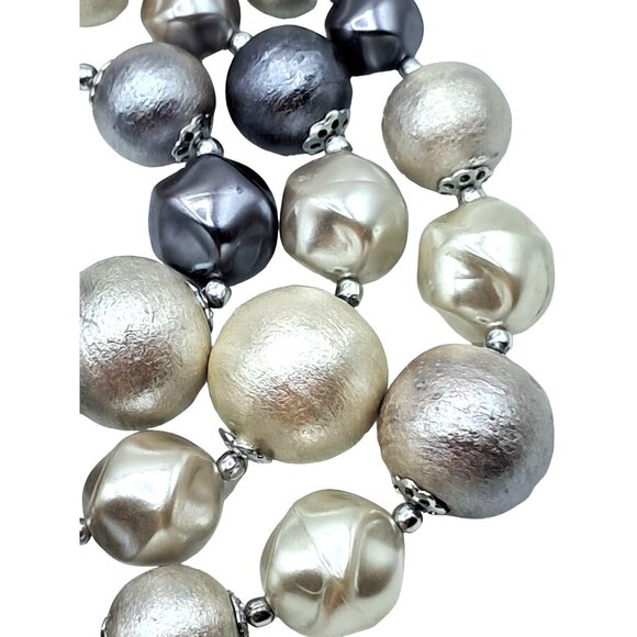 Triple Strand Beaded Necklace Japan Faux Pearl Gray White Signed Vintage Costume - Picture 2 of 6